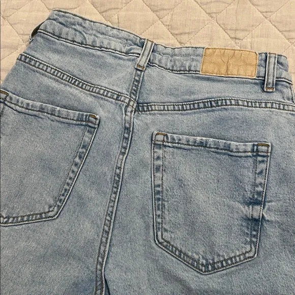 Zara jeans, size 6, light wash, straight leg - Picture 5 of 5